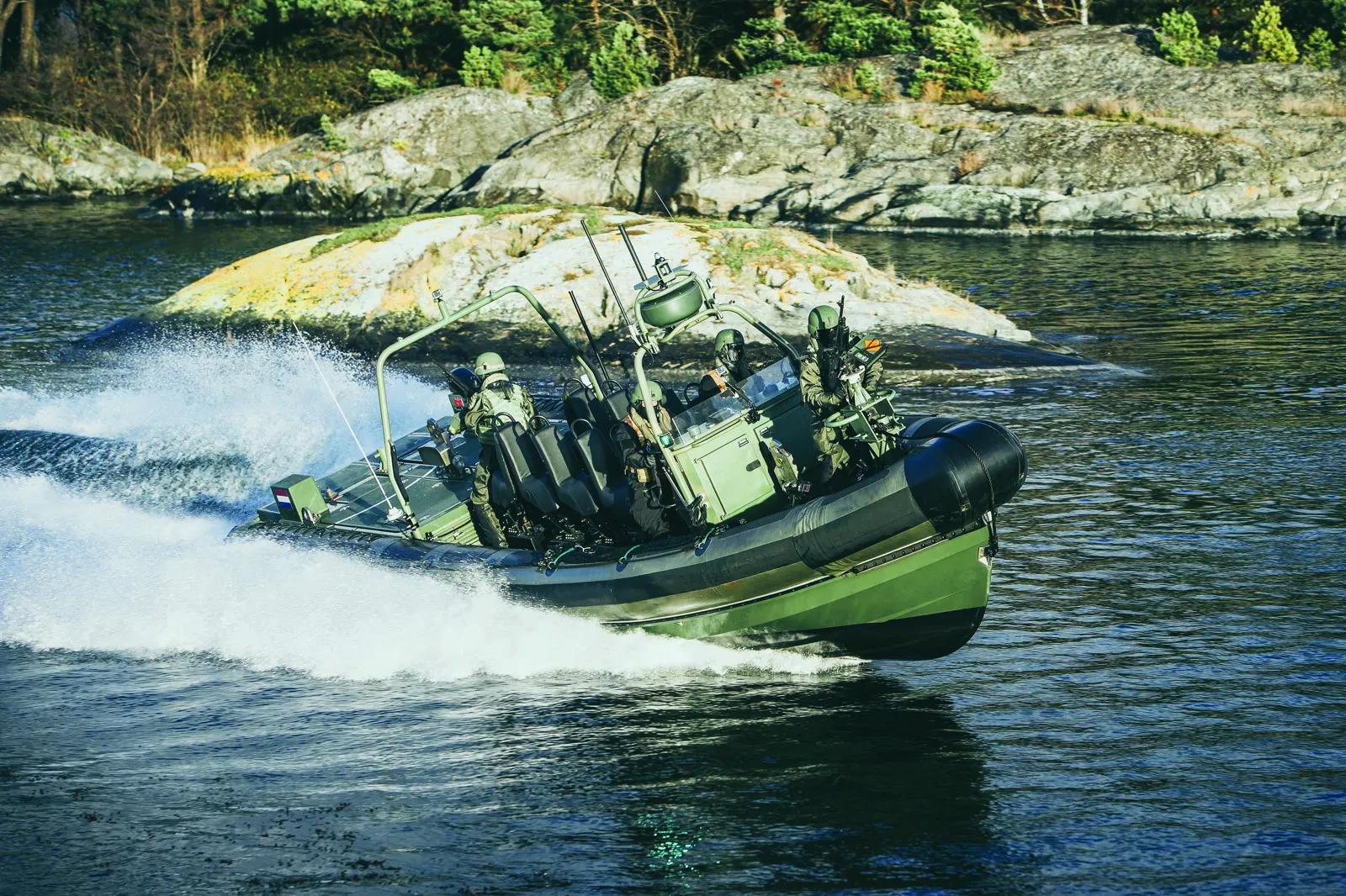 Dutch soldiers on a high-speed boat, where the Mission Navigation Belt was field-tested (photo: Dutch Ministry of Defence)